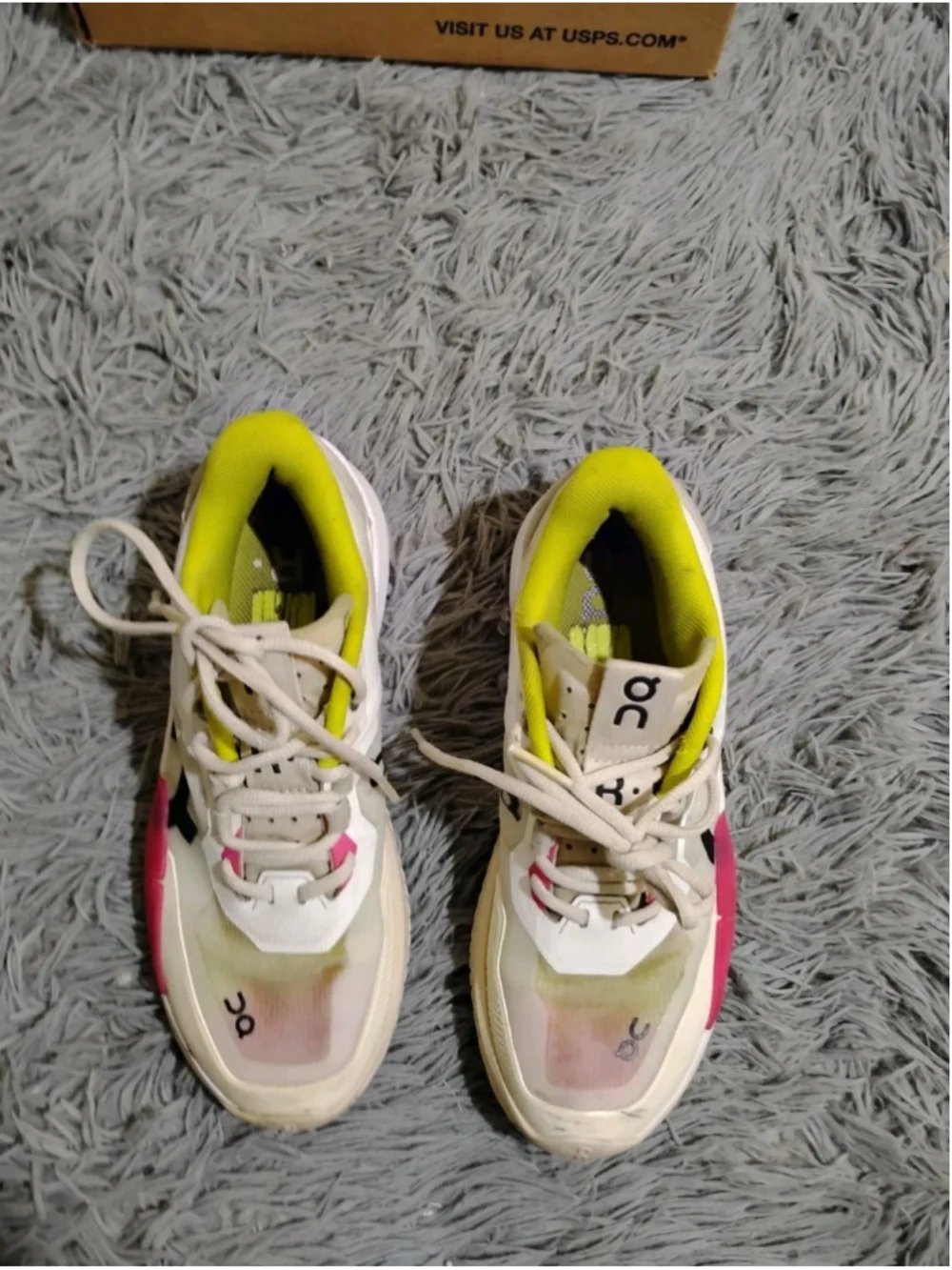 On Cloud The Roger Pro 2 Women's Size 7.5 White Pink Athletic Shoes